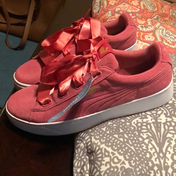 Pink Puma Suede Platforms W/ Ribbon Lace 🎀🎀 - Picture 2 of 3